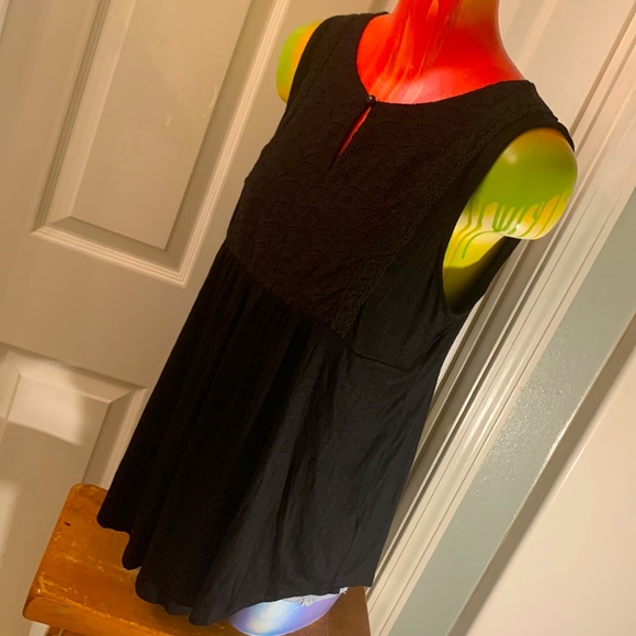 Beautiful & Soft Weekend SUZANNE BETRO Black Eyelet Bib Tunic NWT - Picture 3 of 10
